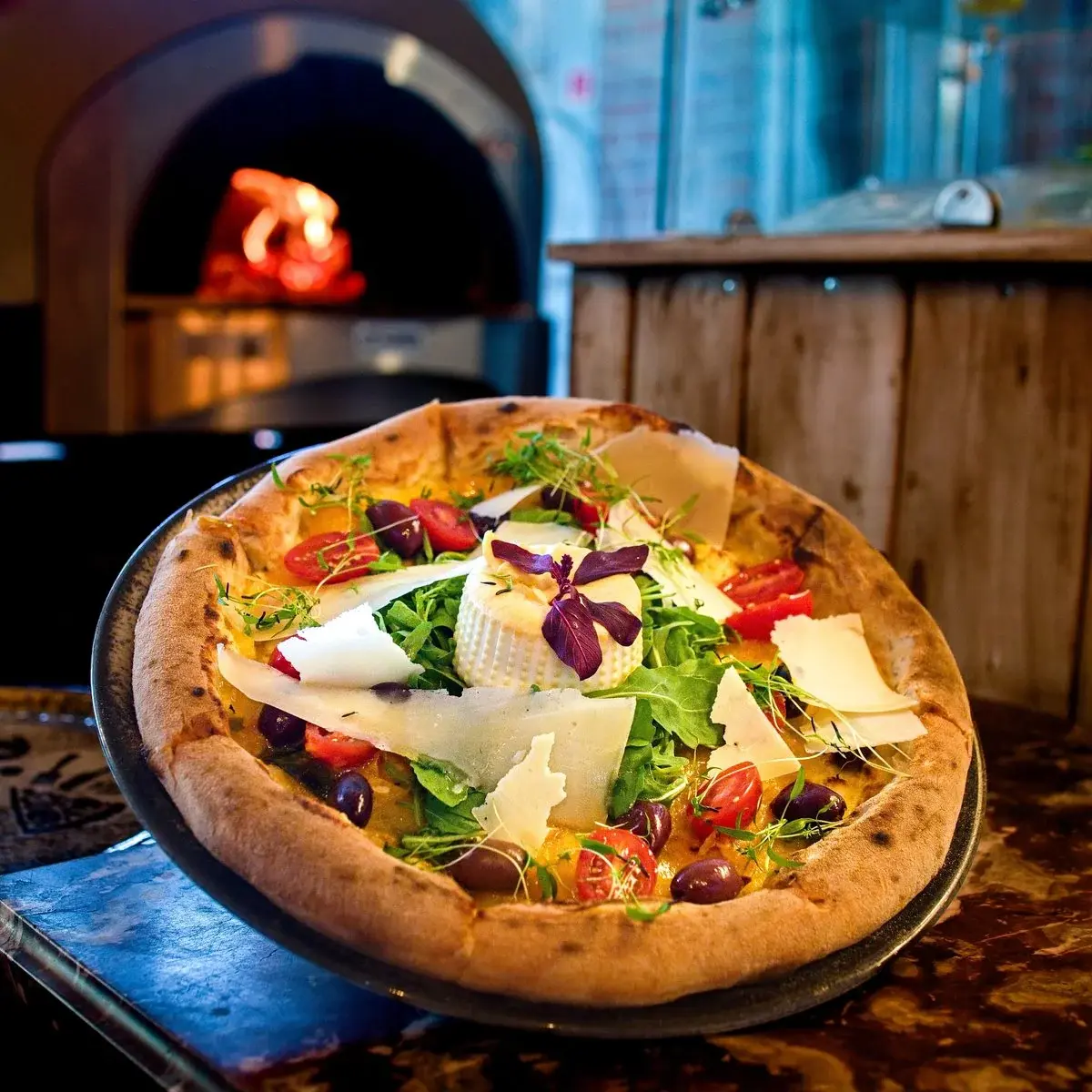 Neapolská pizza pred pecou